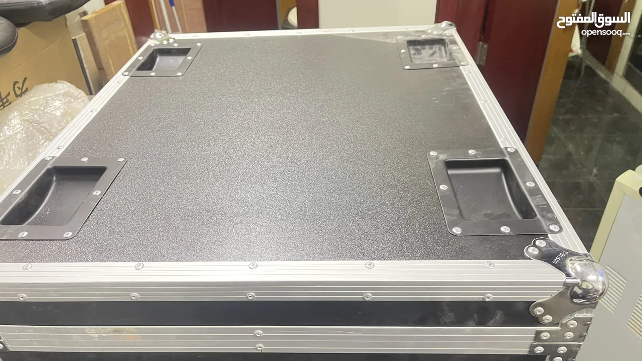 صندوق مقاوم للصدمات