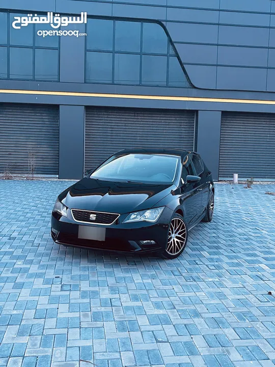 Seat leon بالكراتين