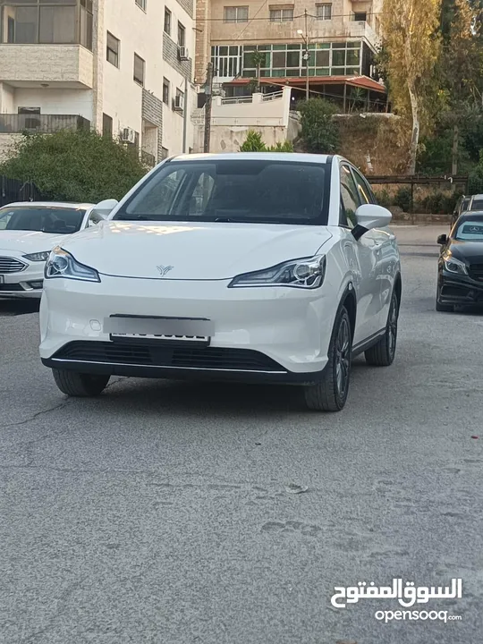 نيتا v موديل 2023 لون ابيض لؤلؤي فحص كامل جمرك حديث اتسكور 89% فحص soc 100% استخدام شخصي مثبت كارسير