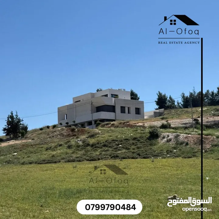 فرصة ذهبية لامتلاك أرض سكنية فاخرة بإطلالة خلابة وعلى شارعين – طريق المطار / خلف المدارس العالمية