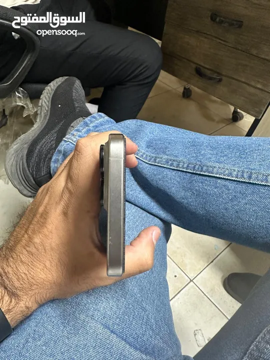 آيفون  15 pro max 256  مغير شاشة original كلفتني 175