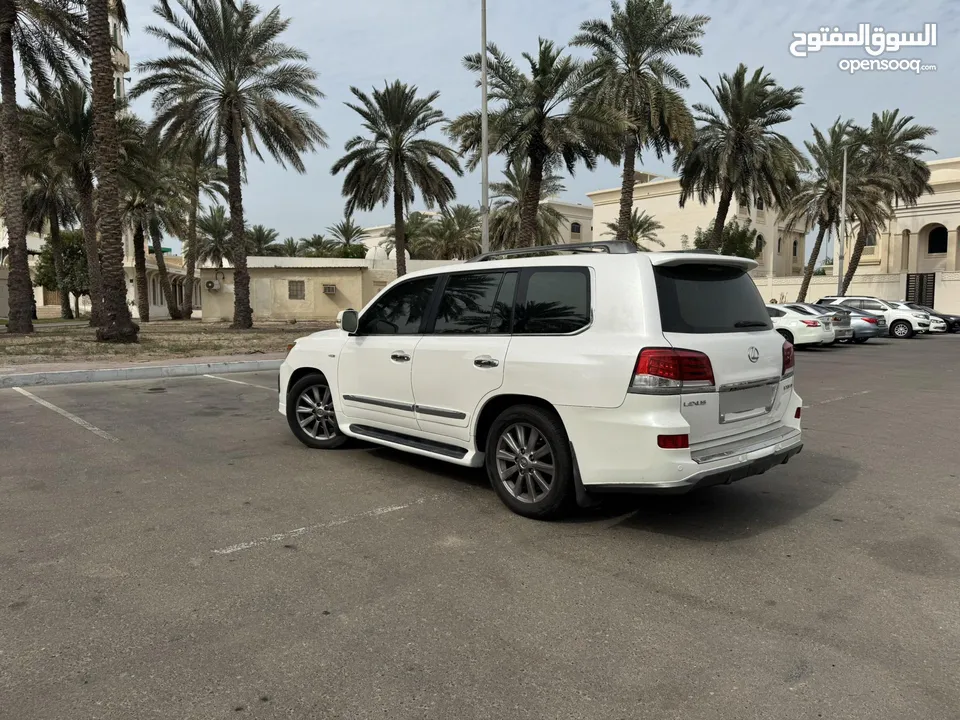 (Lexus/LX570/2010/GCC/Modified to 2015 Exterior only)  لكزس 2010 / LX570 / خليجي _ محول 2015 خارجيا