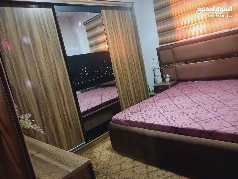 للبيع غرفه نوم تركي كامله مع فرشه نضيفه