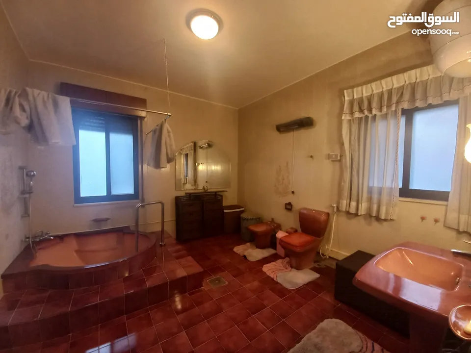شقة مفروشة للإيجار 450م2 ( Property 18268 )-174847924