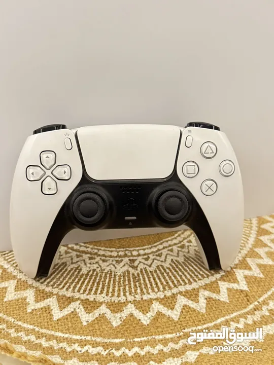 بلايستيشن 5 نظيف جدا بحال الوكالة استعمال خفيف جدا playstation5 بليستيشن 5 نظيفة جدا بحال الوكاالة