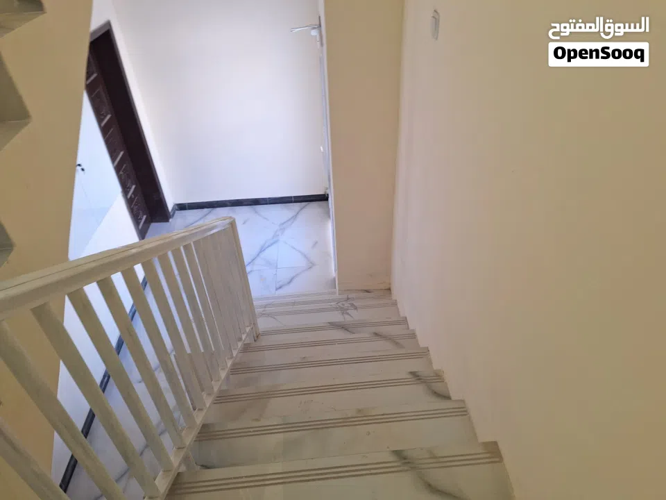 للبيع بيت بالرفاع الشرقي مجدد بالكامل