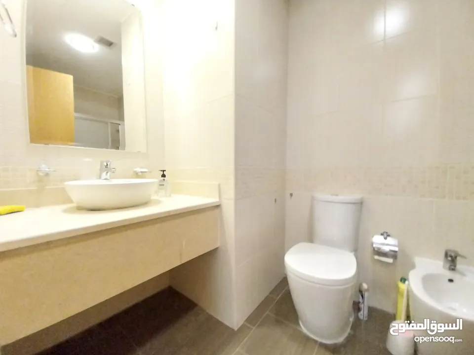 Apartment for rent in al abdali  ( Property 33246 )-174822661