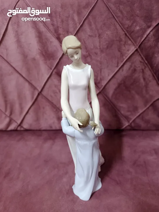 Lladro Someone to Look up to Mother Figurine 6771
