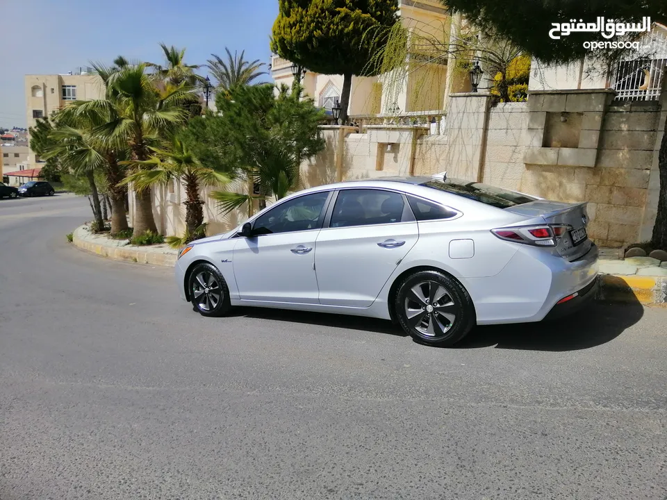 هونداي سوناتا 2018 هوندا انسايت 2021 بحالة الوكاله للإيجار