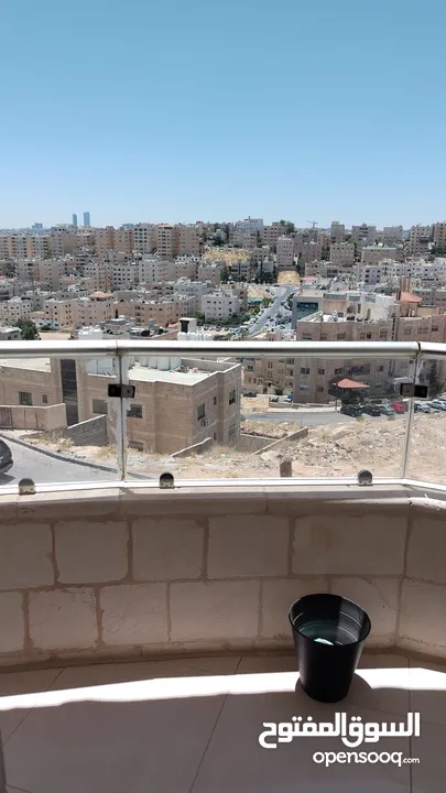 شقه موقع ممتاز للإيجار السنوي بوسط عمان