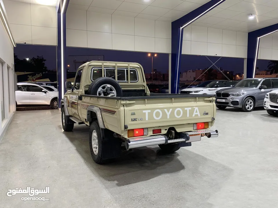 Toyota Land Cruiser Pickup
