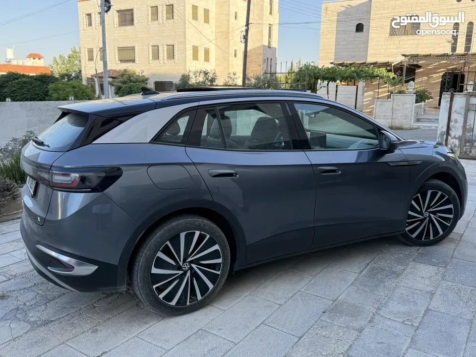 للبيع بسعر مناسب جداً volkswagen ID.4 X pure plus 2022