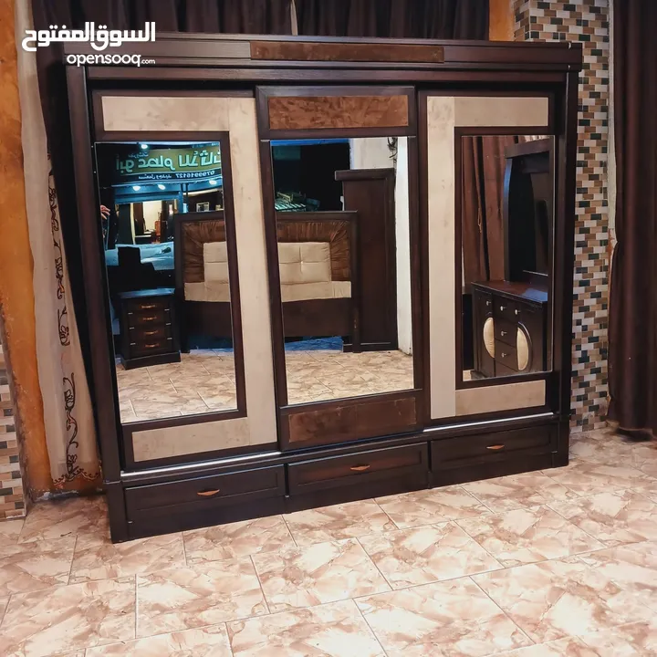 غرفة_نوم_ماستر_ابواب_موديل_الجمال_كوالتي بحاله الوكاله استخدام مده قصيره وخشبها زان ولاتيه وقشره بلو