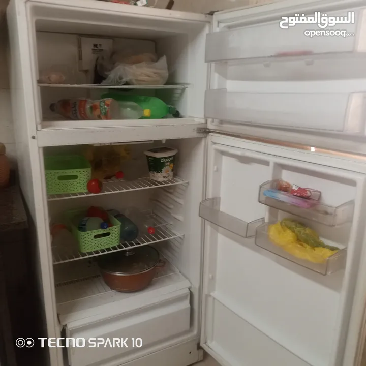 ثلاجه بحاله ممتازه تبريد هواء عمرها ماتصلحت للبيع موجوده بالهاشمي الشمالي
