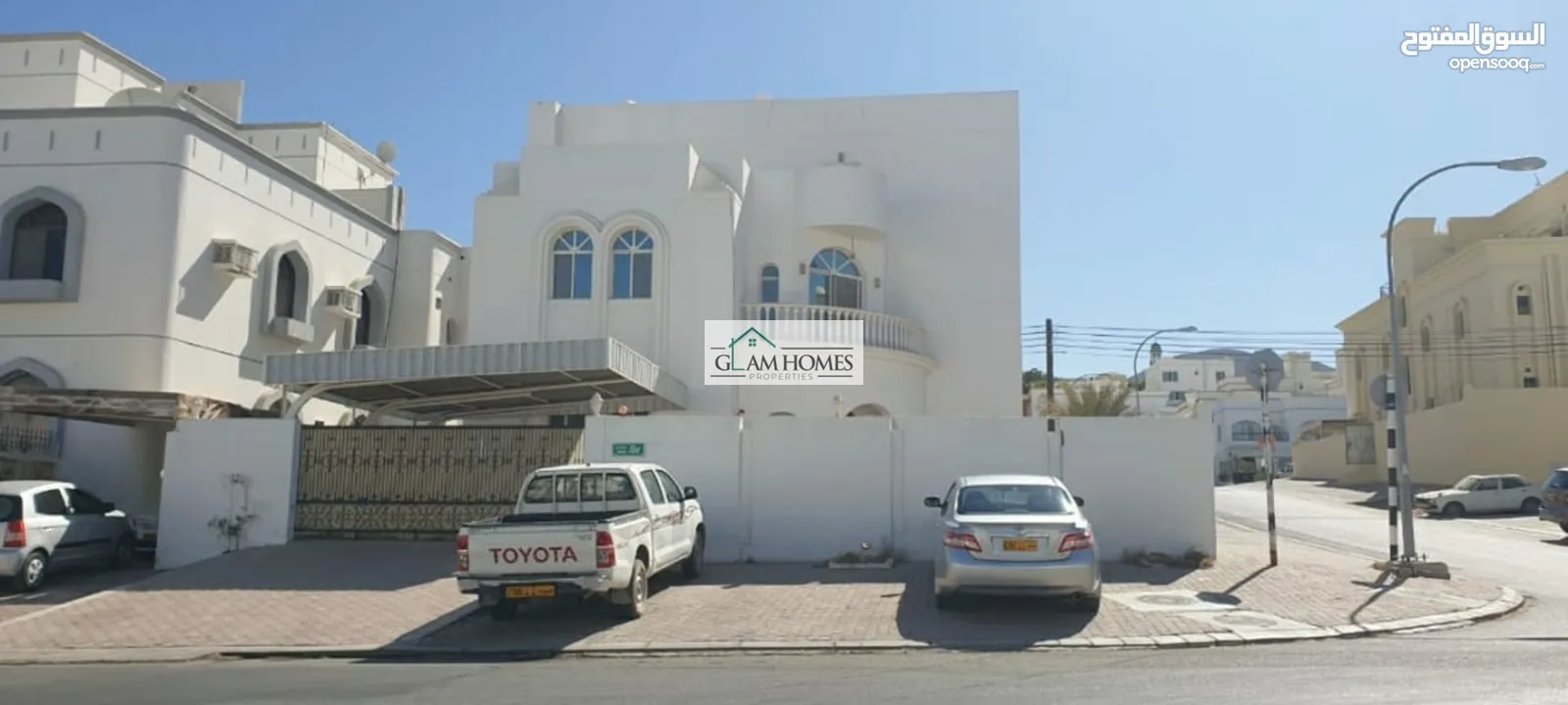 Glamorous 7 BR villa for sale in Al Khuwair 33 Ref: 561H