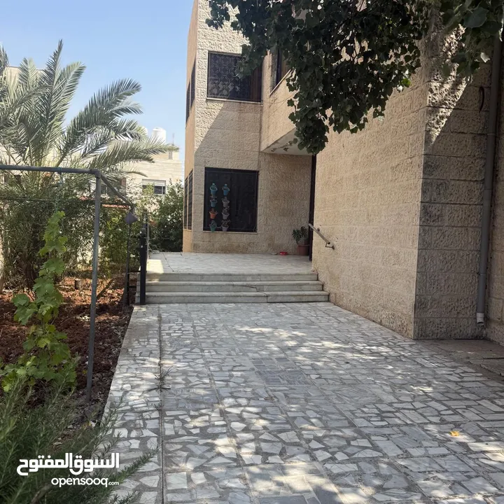 منزل سكني فاخر مستقل طابقين +تسوية حي الرونق بيادر وادي السير-من المالك مباشرة