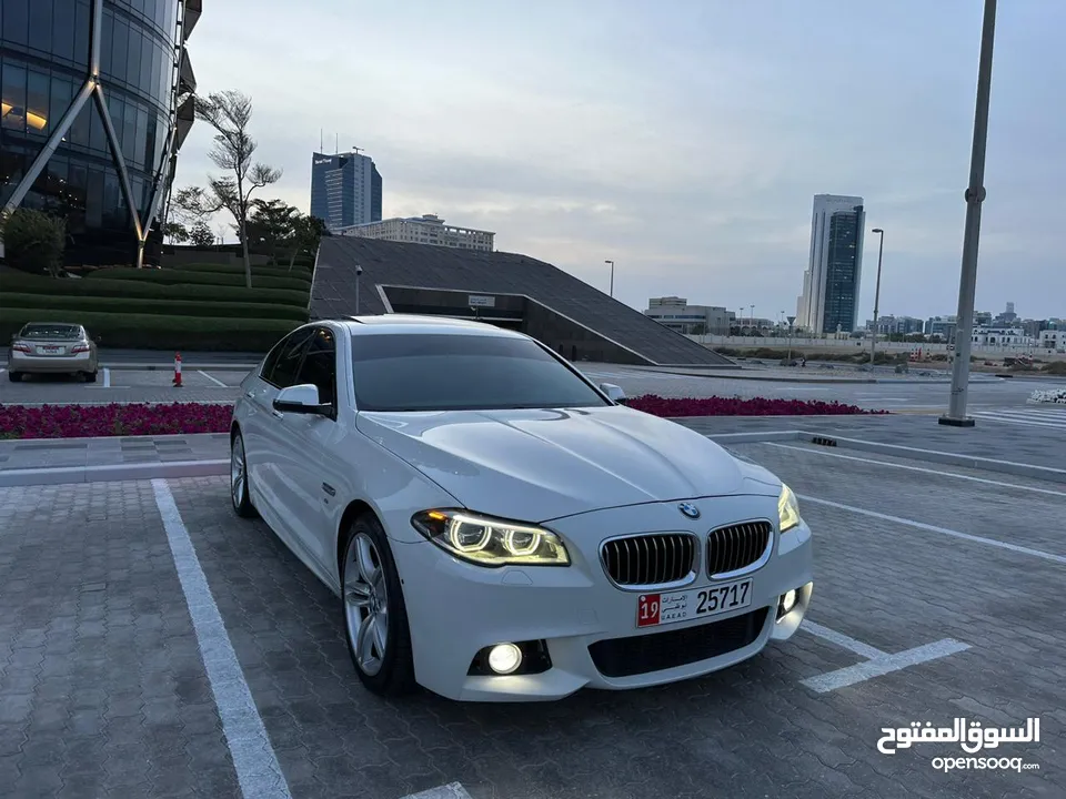 للبيع BMW 528 الموتر خليجي ((كيت M كااامل وكالة ))  موديل 2015