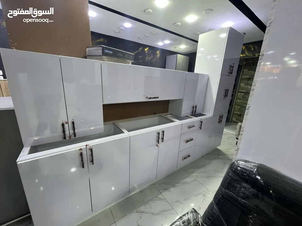 دفعة 1000 شيكل والباقي شيكات وفصل المطبخ الي بناسبك