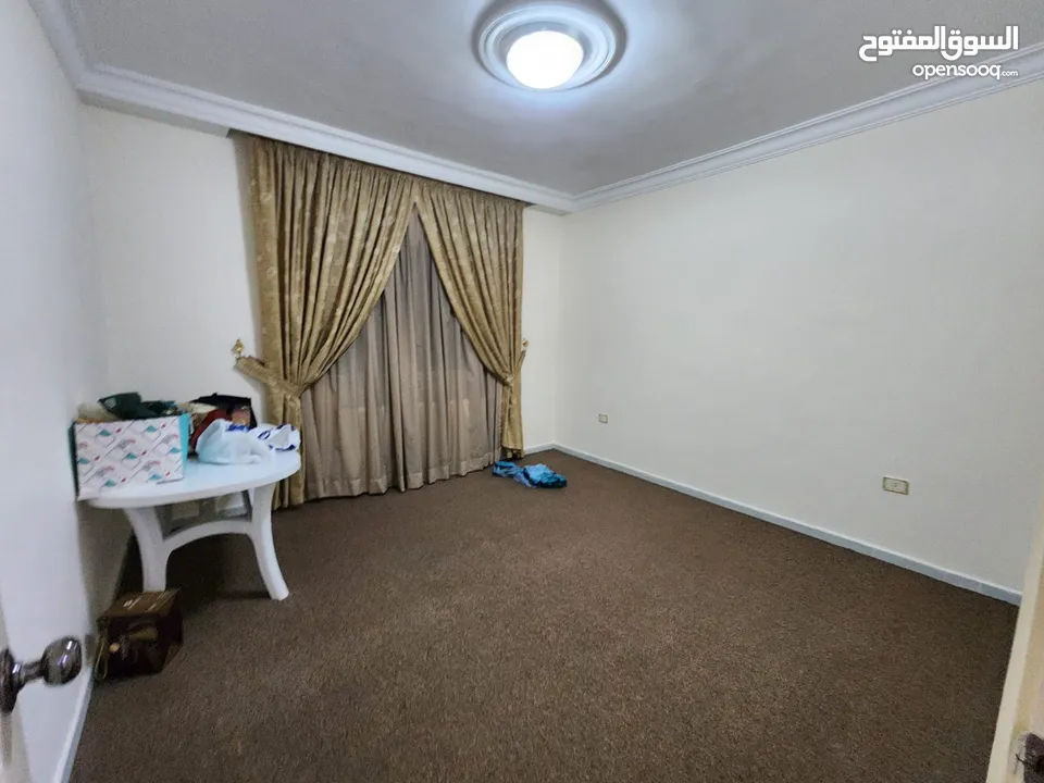 شقة فارغة للبيع في منطقة السابع - ref : 14614