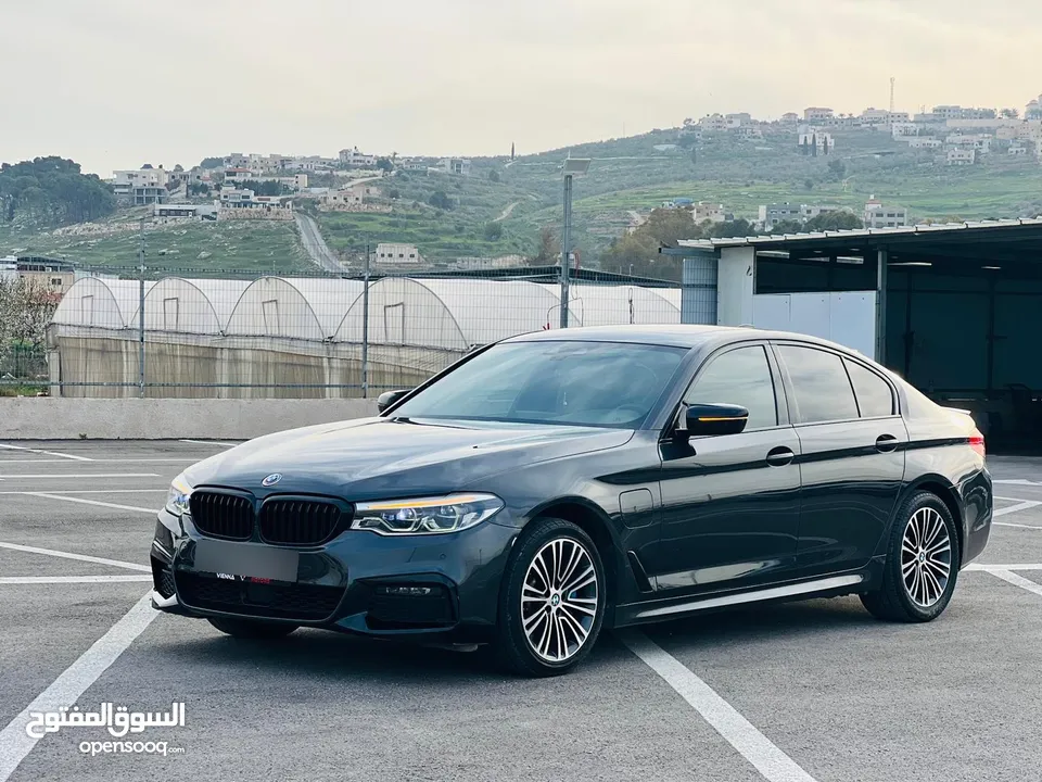 BMW E // 2019 cc benzin  Plug In Hybrid