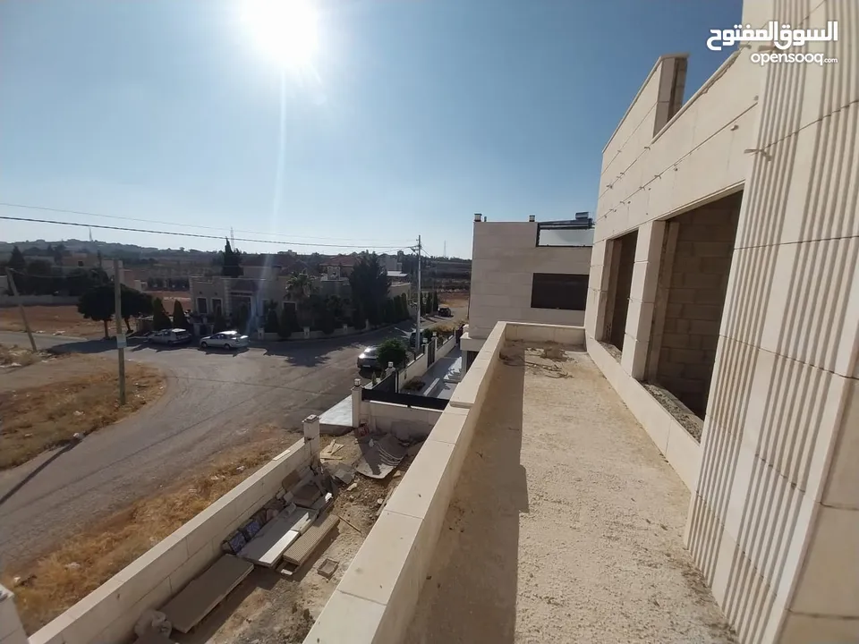فيلا قيد الإنشاء للبيع من المالك مباشرة