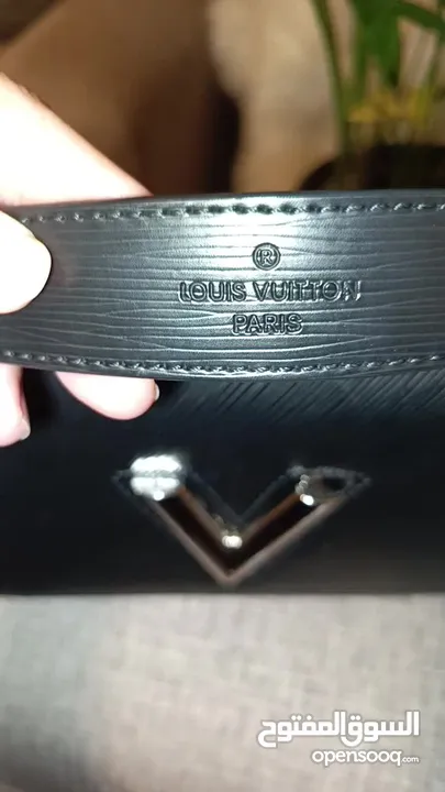 شنطه يد Louis Vuitton