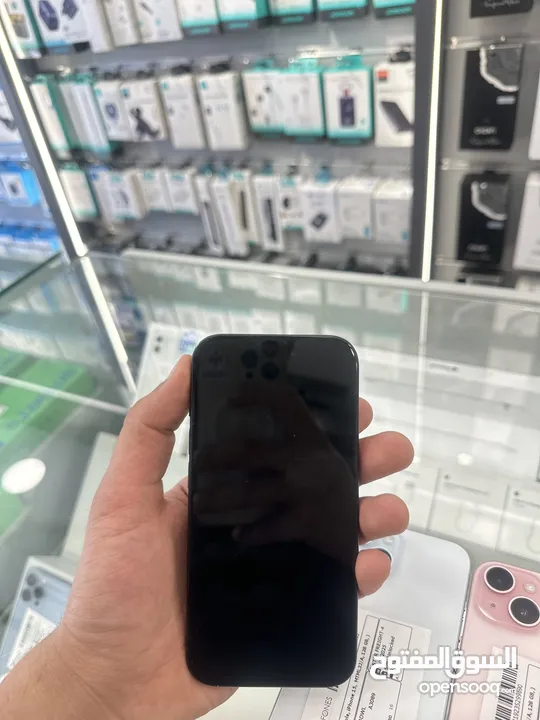 iPhone 15 128 GB used  ايفون 15 128 جيجا مستعمل بحاله الوكاله  بطاريات من 86لل93 متوفر جميع الالوان