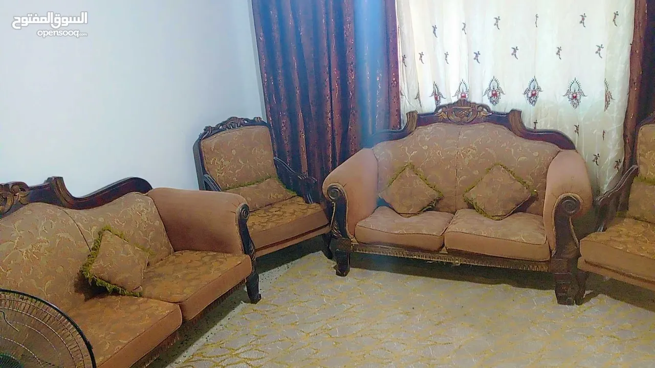 طقم كنب وطقم كورنر للبيع بداعي السفر