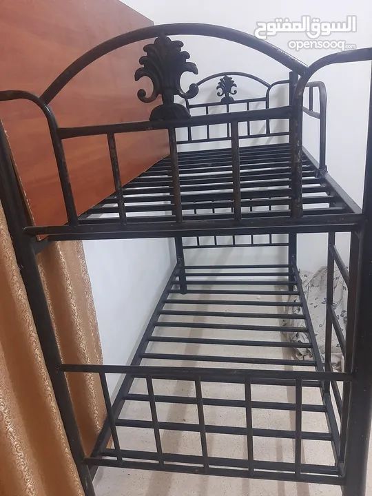 تخت حديد طابقين مستعمل بحالة ممتازة