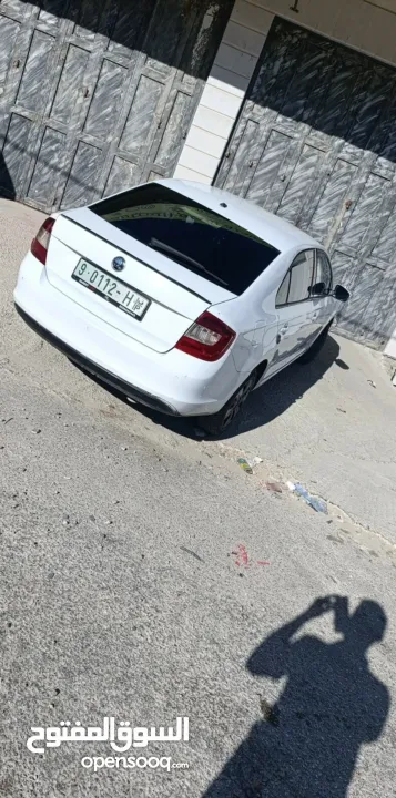 سكودا رابيد للبيع او للبدل على سيارة اوتوماتيك موديل حديث