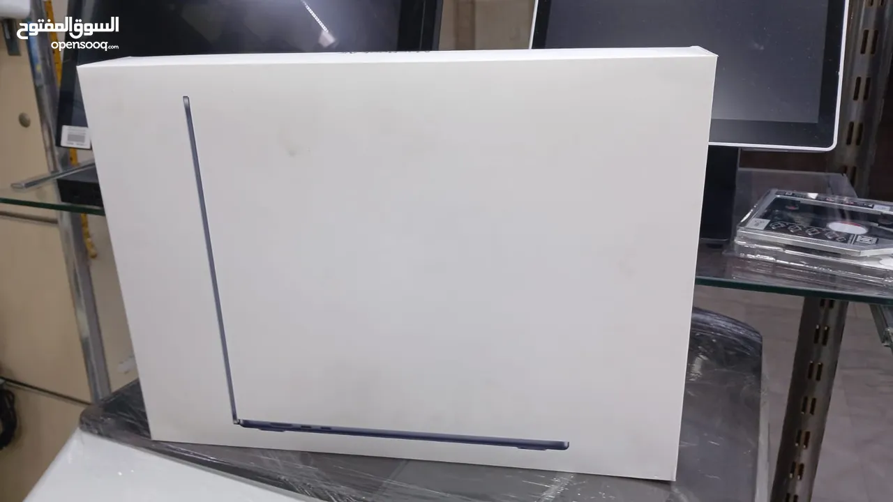 MacBook M3, black New sealed   Screen 15