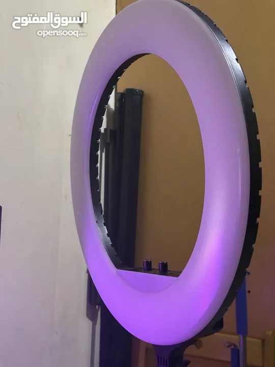 جهاز لابتوب hpمع شاشتين 168hz Lenovo مع طاولة gaming+كرسي gaming + اضاءة spotlight + جميع الملحقات