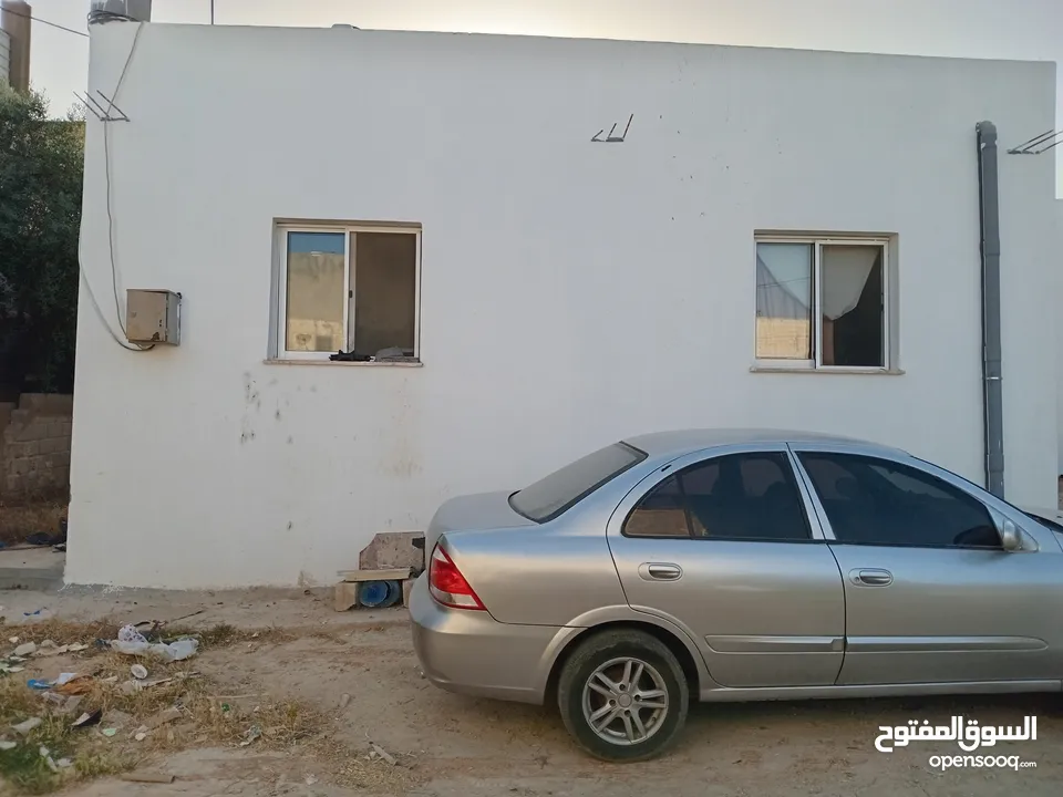 بيت للبيع مكون ثلاث غرف وحمام ومطبخ وبرنده وحوش كراج سياره