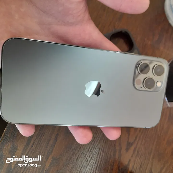 آيفون 12 برو للبيع