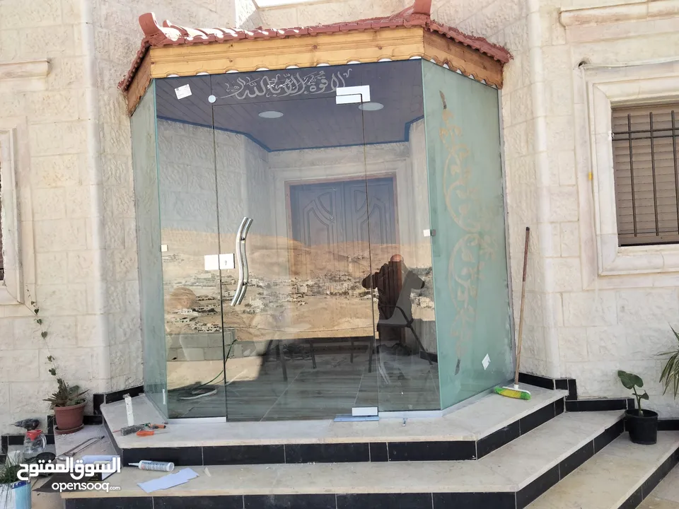 اعمال زجاج وسكريت
