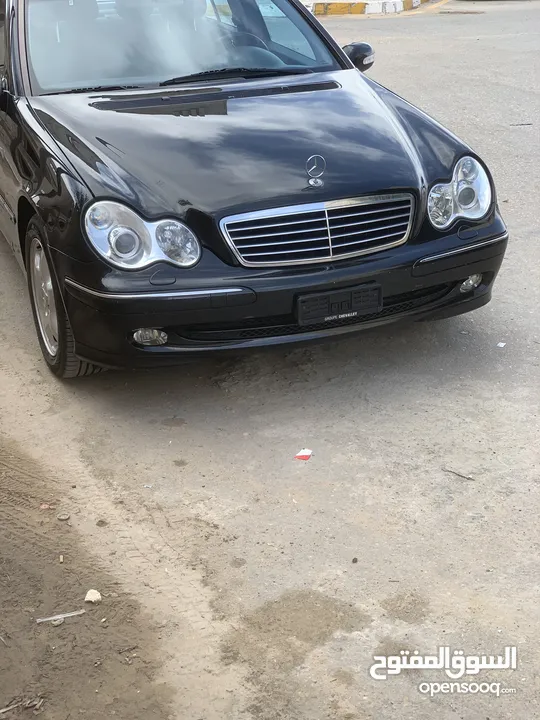 لبيع سيارات السويسرية مرسيدس c320البيع صك او كاش