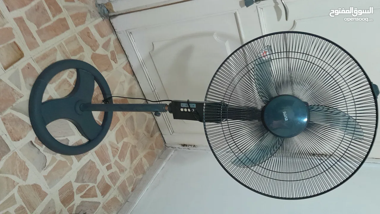 مراوح جانبية وستاند  وارضيه بحالة جيده جدا