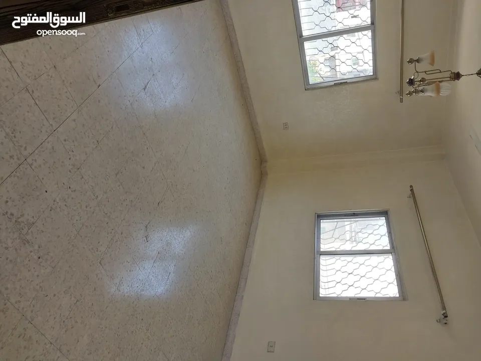 شقة في جبل الاشرفية قرب مستشفى البشير