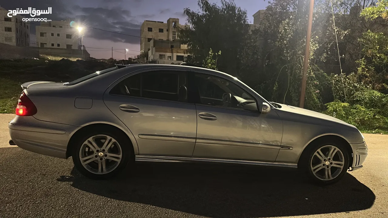 مرسيدس e200 elegance 2004 بحالة  ممتازة