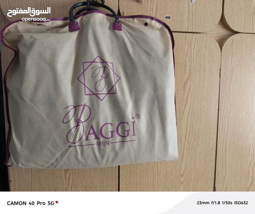 بدلتين رجالي بسعر مغري