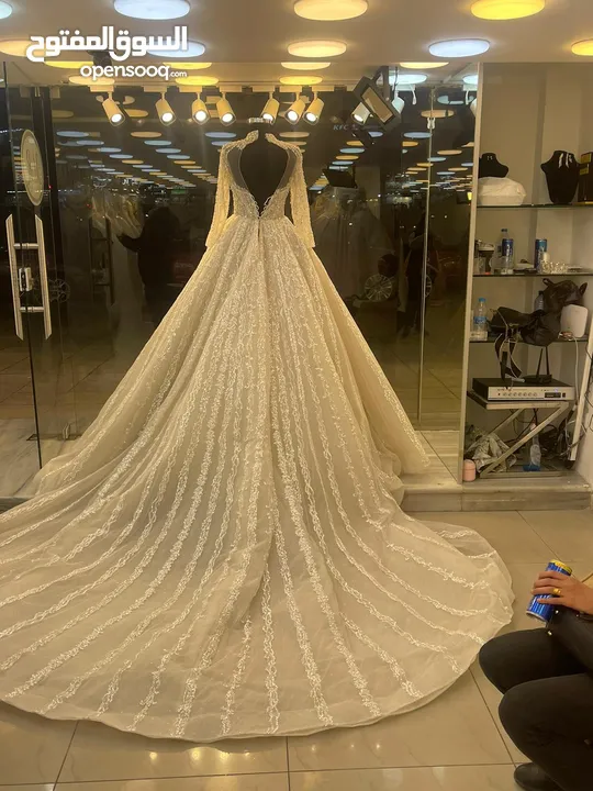 بدلة زفاف  من تصميم اردني