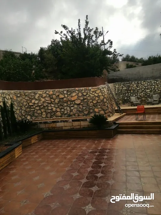 منزل شبه فيلا للبيع