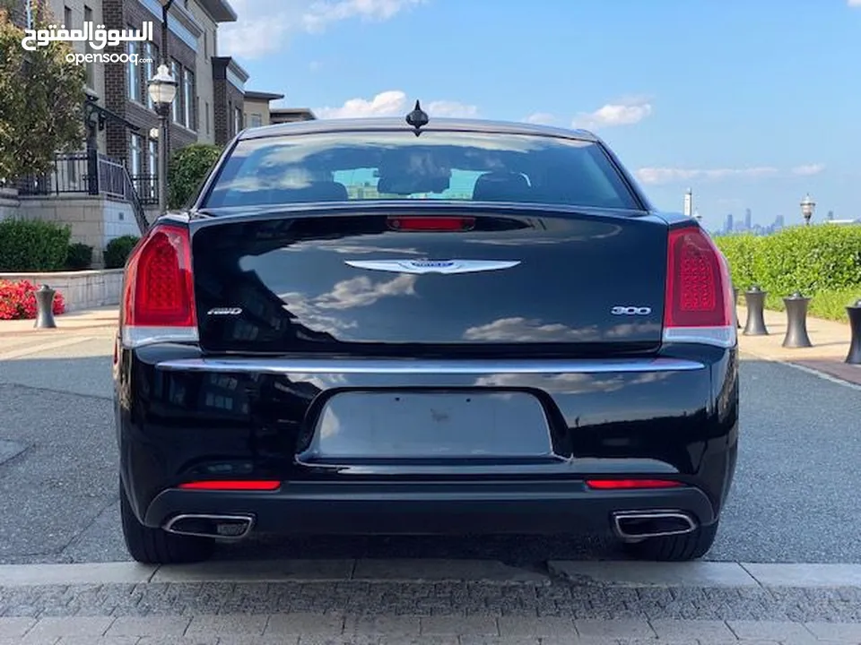 Chrysler c300 2019 v6 صبغة وكالة بحالة ممتازة