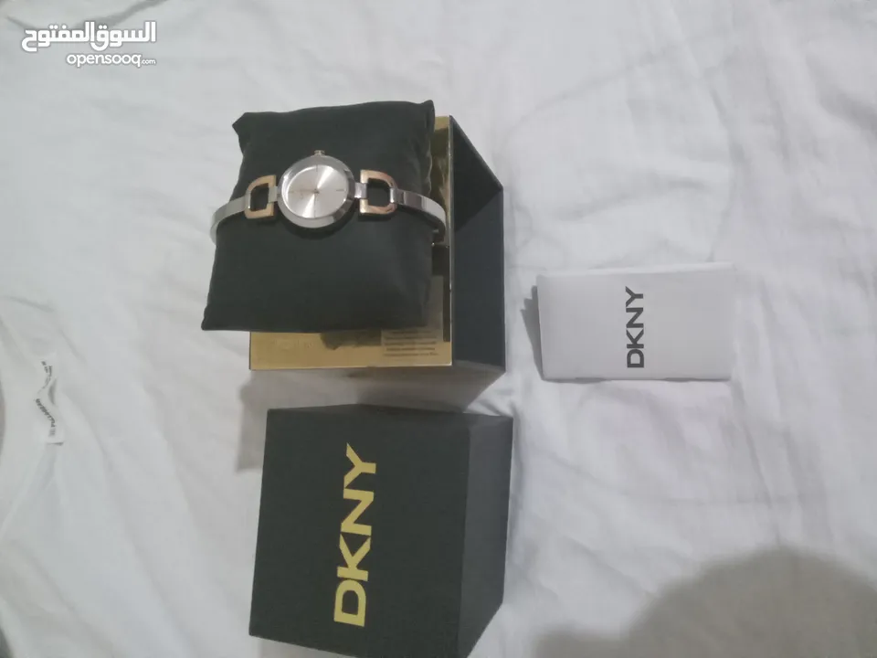 ساعة DKNY جديدة للبيع