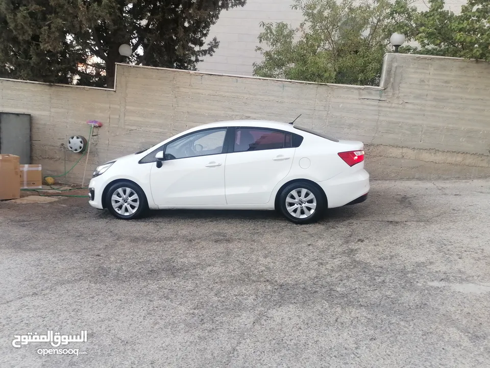 كيا ريو 2017 / ماتور 1400 / فحص نخب / عداد قليل /سياره بحاله الشركه