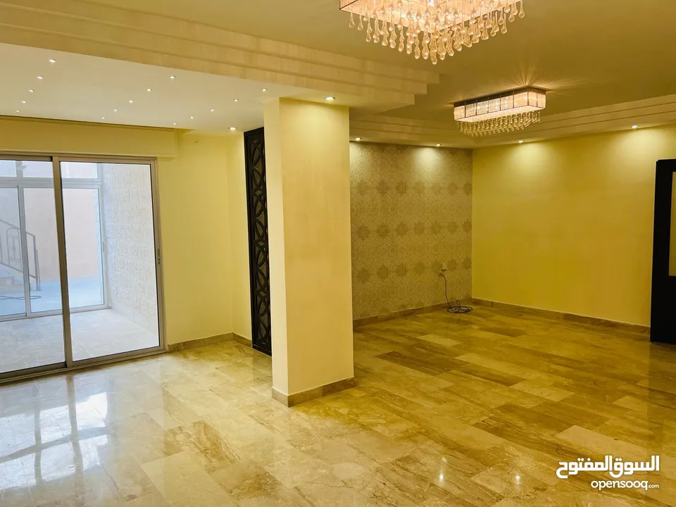 شقة أرضية للبيع في ضاحية النخيل - ref: 14613