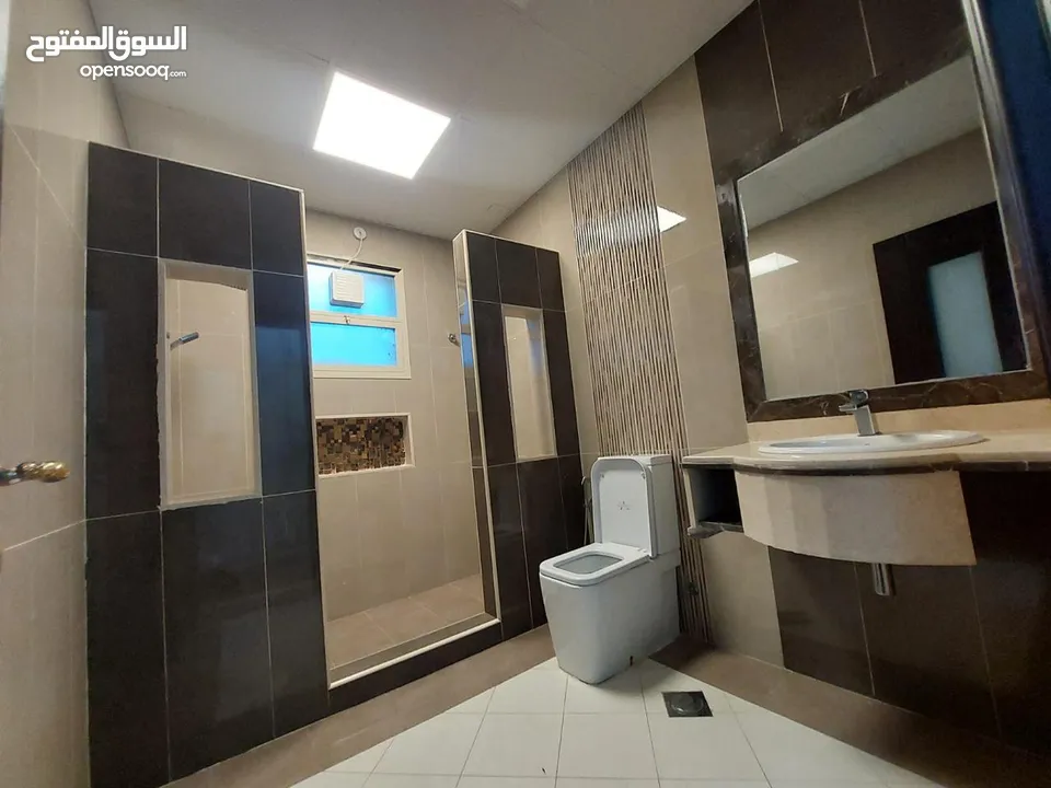 (Moody) فيلا للإيجار واسعة بمنطقة الحميدية 1 For Rent Spacious Villa in Al Hamidiya1