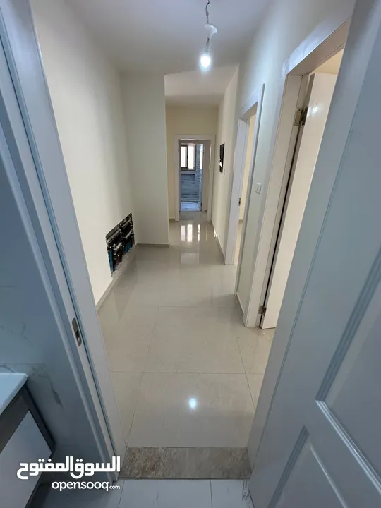 ثلاث غرف نوم غير مفروشة للايجار