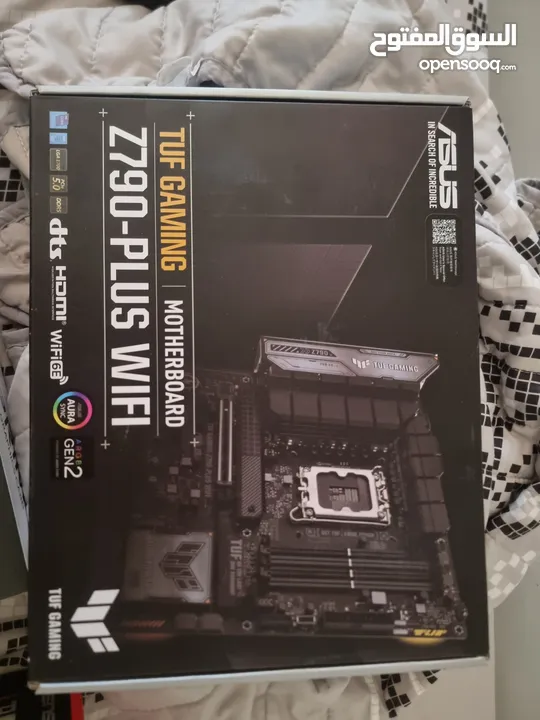 للبيع كمبيوتر احترافي متكامل – RTX 5080  i7-14700K  64GB DDR5 – تبريد مائي وأداء خرافي