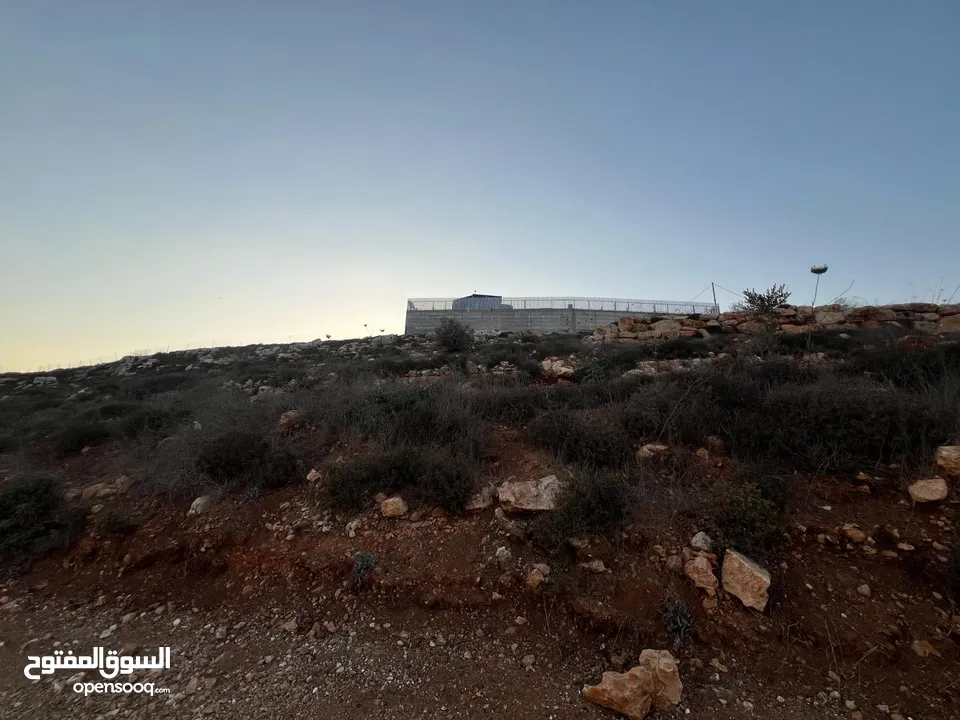 ارض للبيع بسعر مغري صالحه للزراعه والبناء ولكل شيء